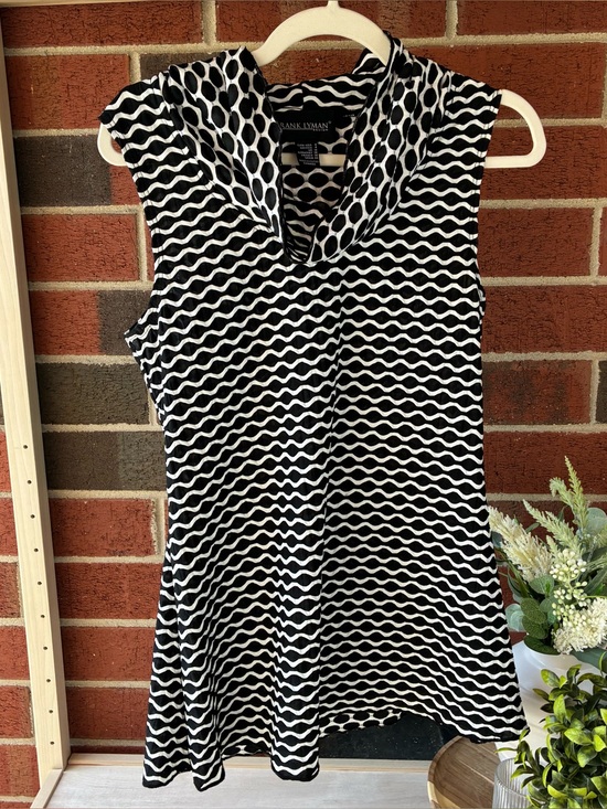 Frank Lyman Design Tops - Frank Lyman Design Black & White Sleeveless Cowl Neck Top Size 8 Geometric AOP